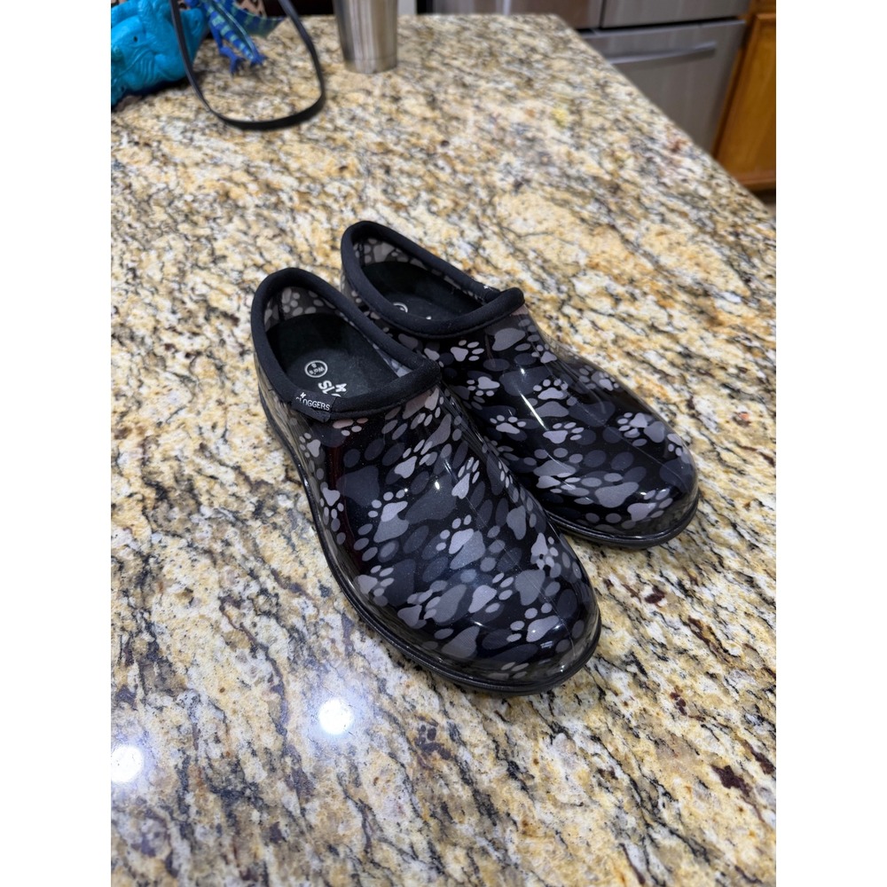 Sloggers Garden Shoes Women 8 Black White Paw Print Waterproof Slip On‎